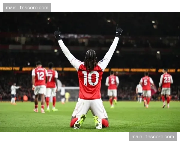 北伦敦德比爆发冲突，热刺、阿森纳各一球员被红牌罚下