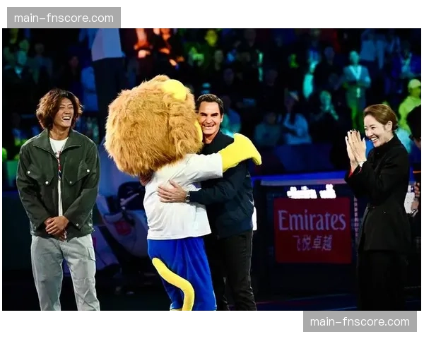 特写：阿拉维斯老将的最后一场主场战役，赛后获全场球迷起立致敬